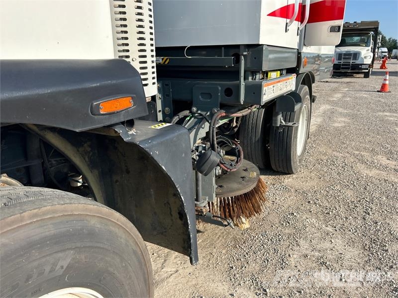 Autocar Eagle on Autocar Xpert Sweeper Truck (Inoperable) Уборочные машины