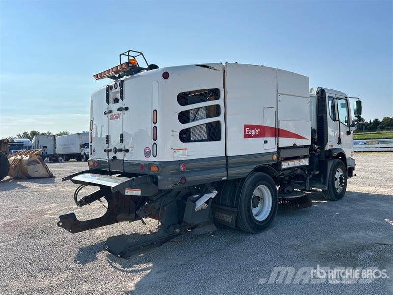 Autocar Eagle on Autocar Xpert Sweeper Truck (Inoperable) Уборочные машины