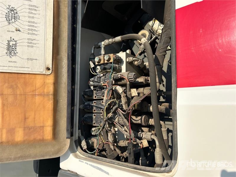 Autocar Eagle on Autocar Xpert Sweeper Truck (Inoperable) Уборочные машины