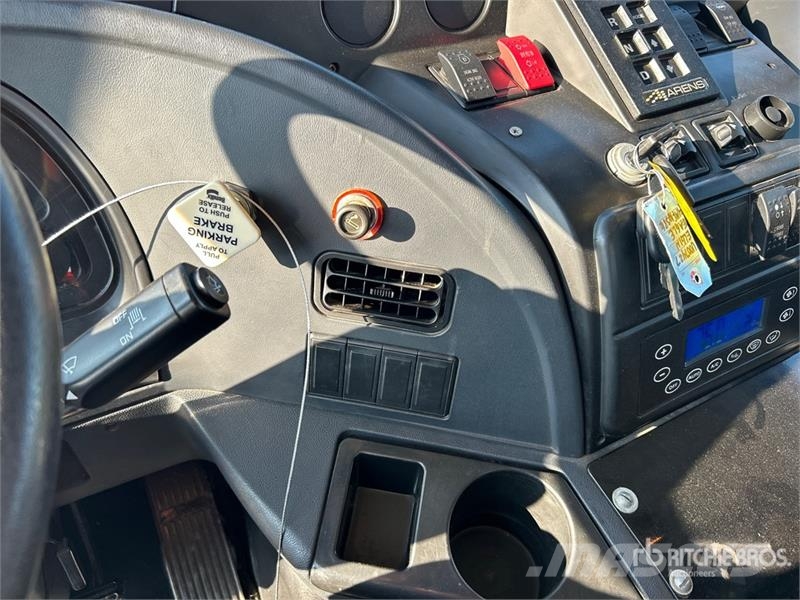 Autocar Eagle on Autocar Xpert Sweeper Truck (Inoperable) Уборочные машины