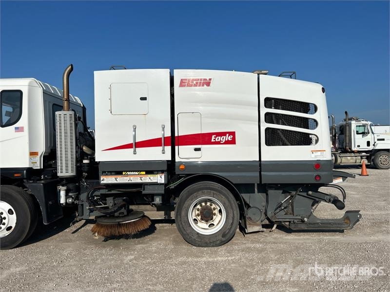 Autocar Eagle on Autocar Xpert Sweeper Truck (Inoperable) Уборочные машины