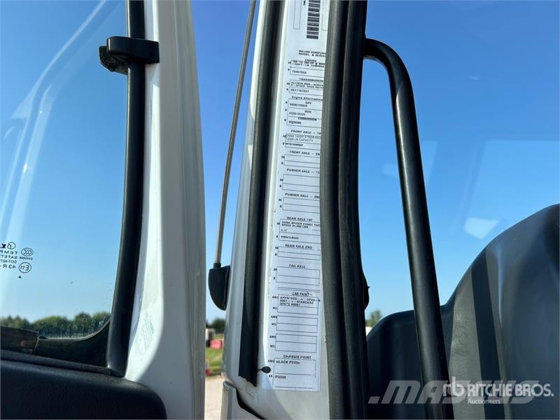 Autocar Eagle on Autocar Xpert Sweeper Truck (Inoperable) Уборочные машины