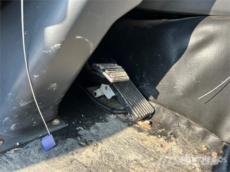Autocar Eagle on Autocar Xpert Sweeper Truck (Inoperable) Уборочные машины