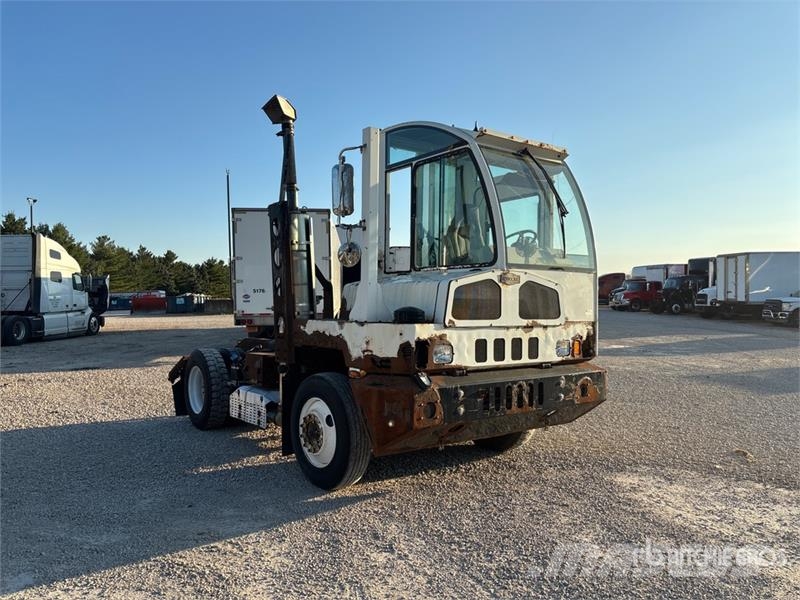 Autocar XSpotter 4x2 Spotter Truck Terminal tractors