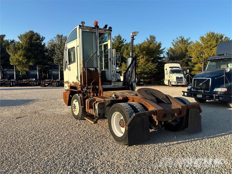 Autocar XSpotter 4x2 Spotter Truck Terminal tractors