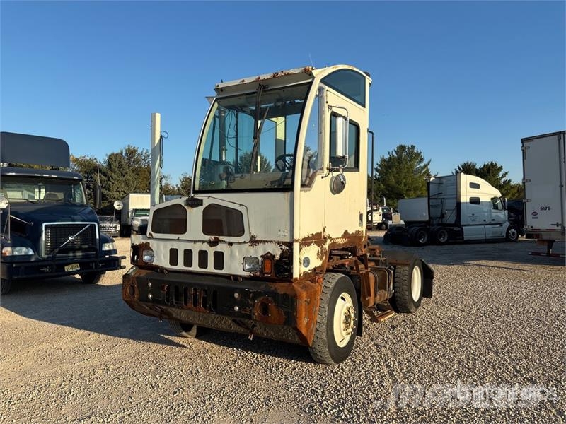 Autocar XSpotter 4x2 Spotter Truck Terminal tractors