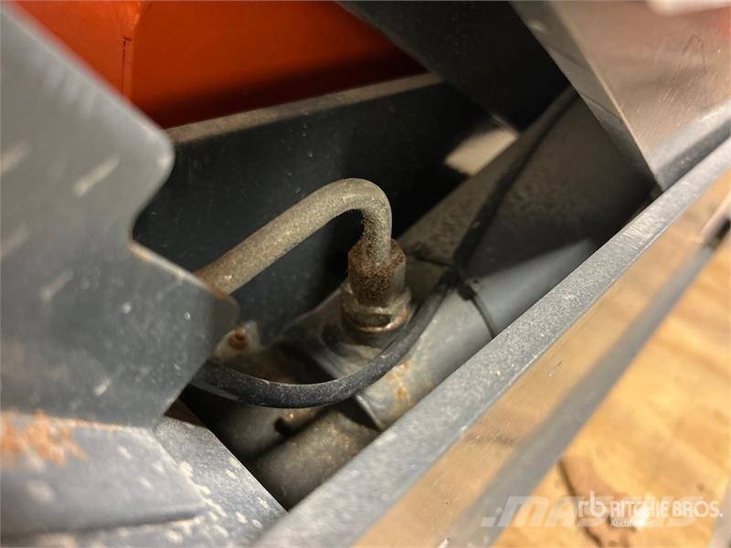 Ballymore PLD-PLUS Loading Dock Vertical Mast Lift Henkilönostimet ja nostolaitteet