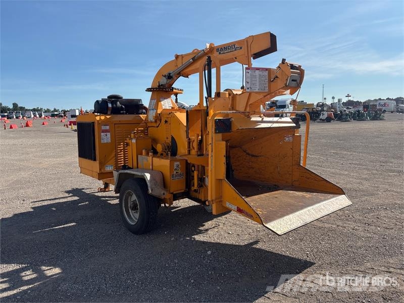 Bandit 15XP Tow-Behind Wood Chipper Haketuskoneet