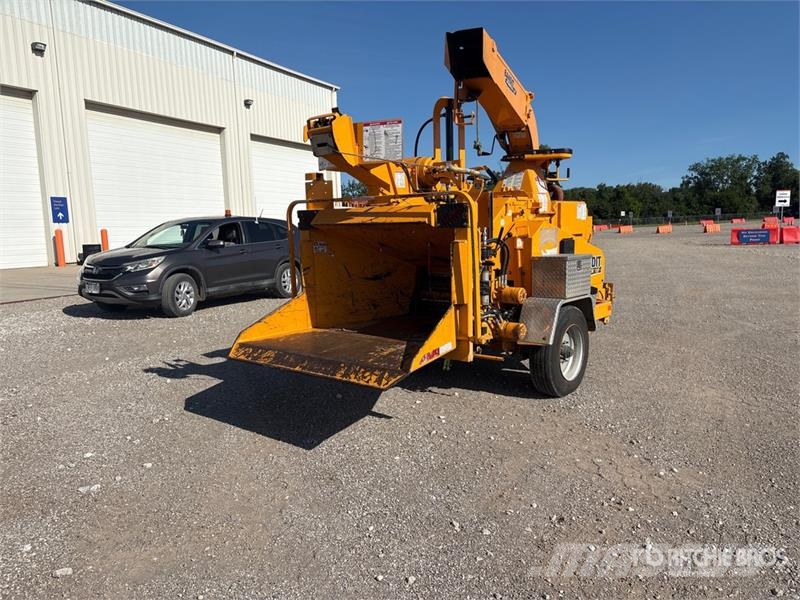 Bandit 15XP Tow-Behind Wood Chipper Haketuskoneet