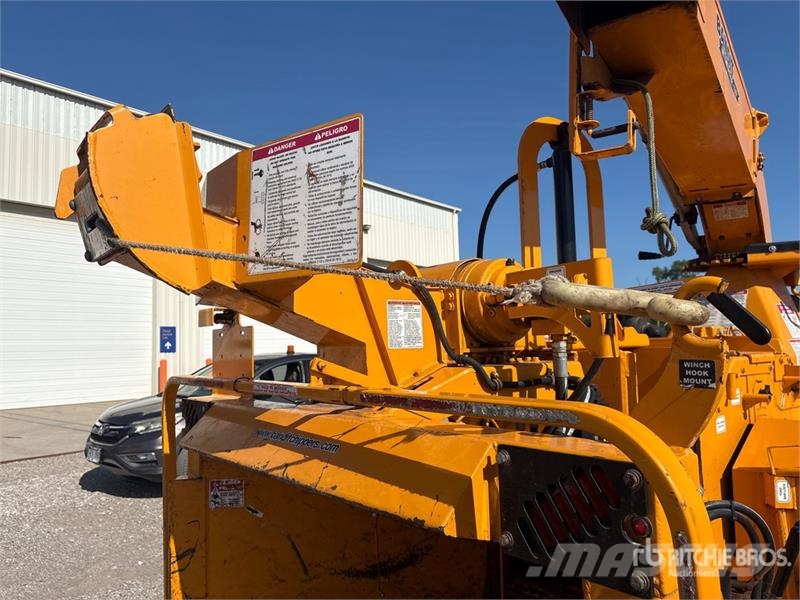 Bandit 15XP Tow-Behind Wood Chipper Haketuskoneet