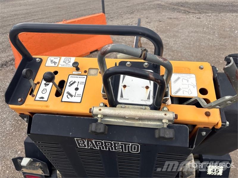 Barreto 2036RTKH-6MS Tracked Trencher w/ Barreto Trailer Kædegravere