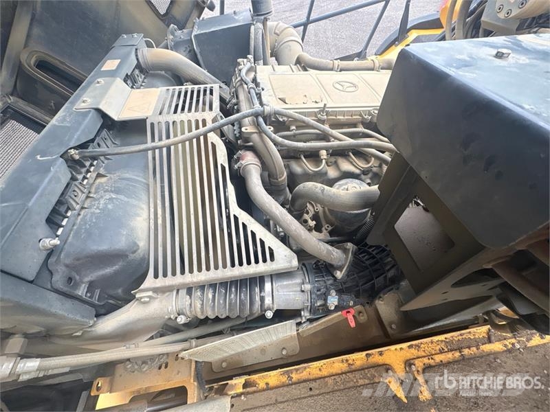 Bell B45E Articulated Dump Truck 鉸接式起吊車
