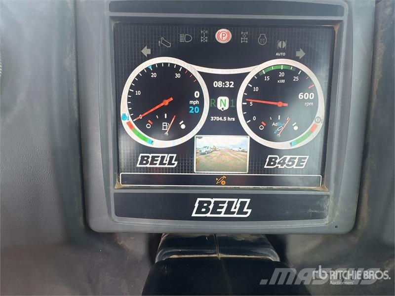 Bell B45E Articulated Dump Truck 鉸接式起吊車