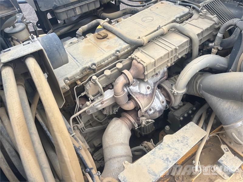 Bell B45E Articulated Dump Truck 鉸接式起吊車
