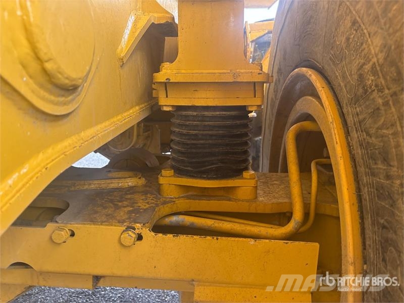 Bell B45E Articulated Dump Truck 鉸接式起吊車