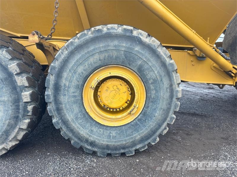 Bell B45E Articulated Dump Truck 鉸接式起吊車