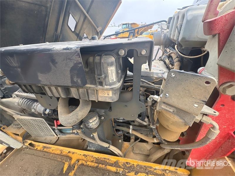 Bell B45E Articulated Dump Truck 鉸接式起吊車
