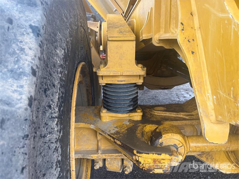 Bell B45E Articulated Dump Truck 鉸接式起吊車