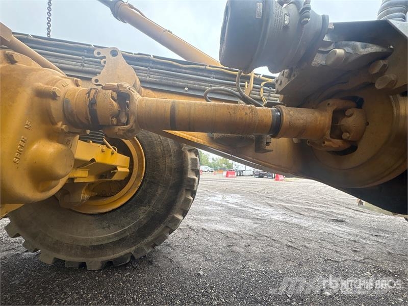Bell B45E Articulated Dump Truck 鉸接式起吊車