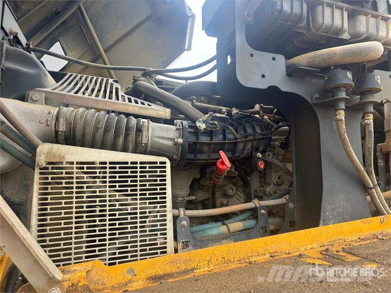 Bell B45E Articulated Dump Truck 鉸接式起吊車
