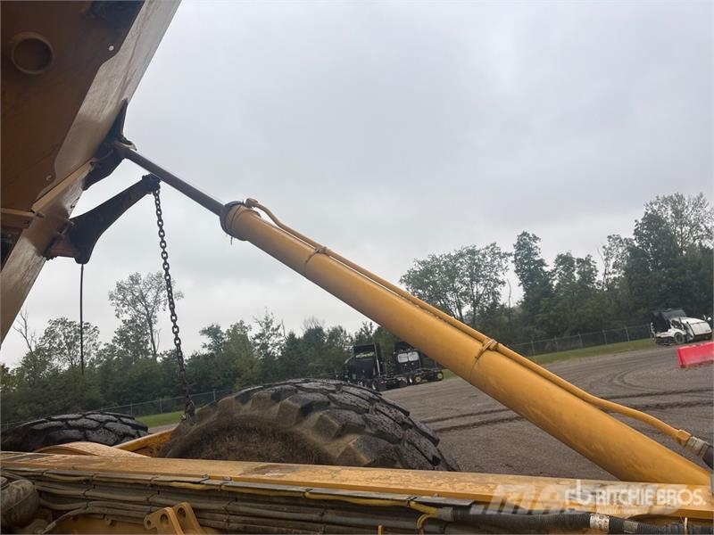 Bell B45E Articulated Dump Truck 鉸接式起吊車