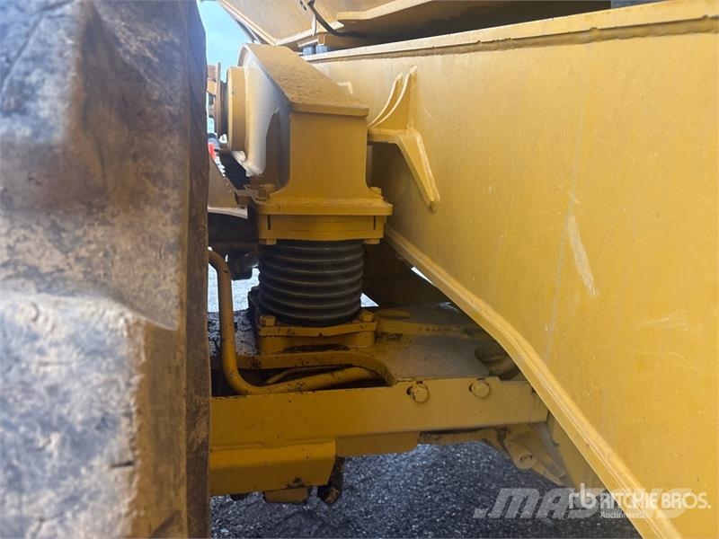 Bell B45E Articulated Dump Truck 鉸接式起吊車