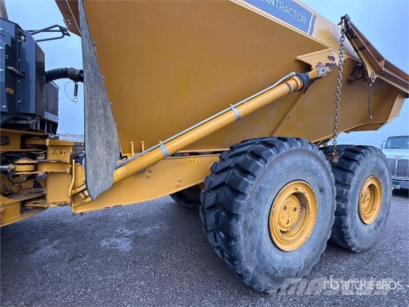 Bell B45E Articulated Dump Truck 鉸接式起吊車
