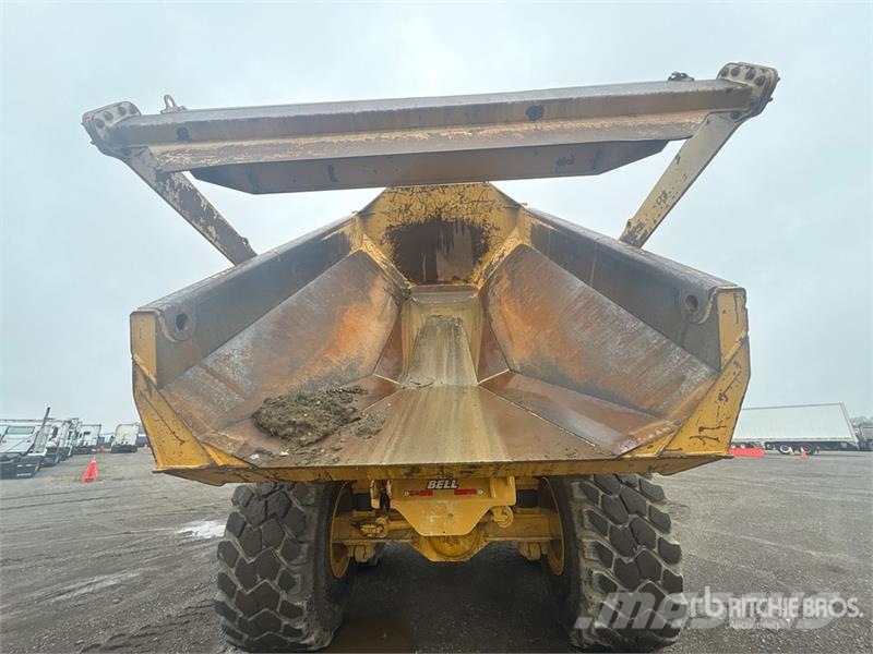 Bell B45E Articulated Dump Truck 鉸接式起吊車