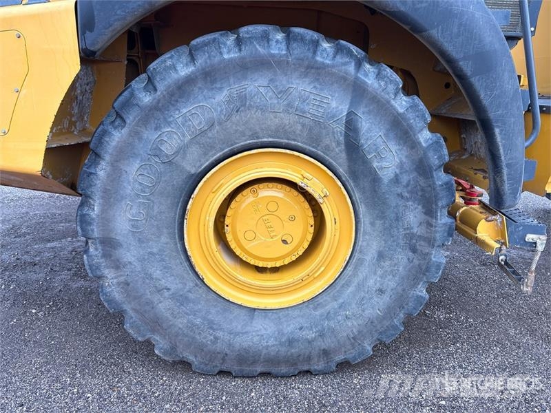 Bell B45E Articulated Dump Truck 鉸接式起吊車