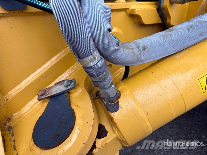 Bell B45E Articulated Dump Truck 鉸接式起吊車