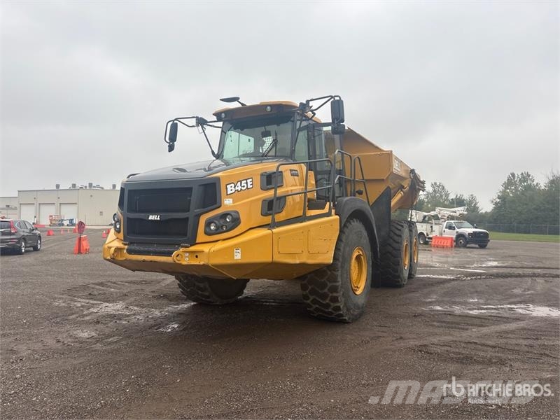 Bell B45E Articulated Dump Truck 鉸接式起吊車