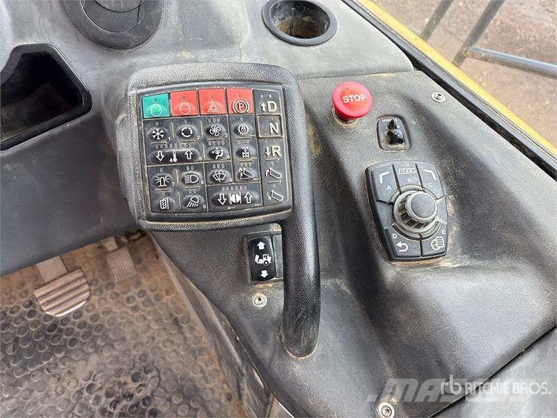 Bell B45E Articulated Dump Truck 鉸接式起吊車