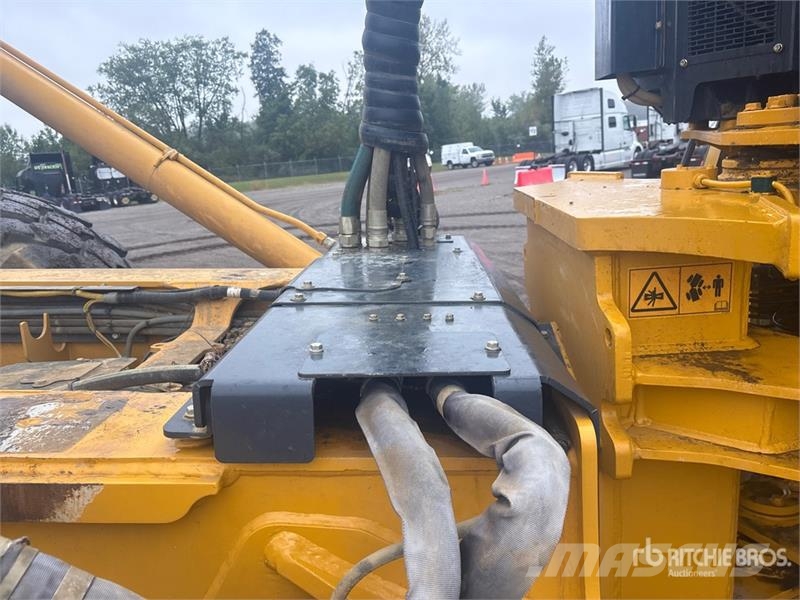 Bell B45E Articulated Dump Truck 鉸接式起吊車