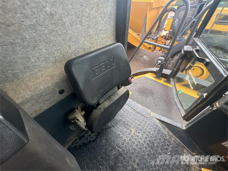 Bell B45E Articulated Dump Truck 鉸接式起吊車
