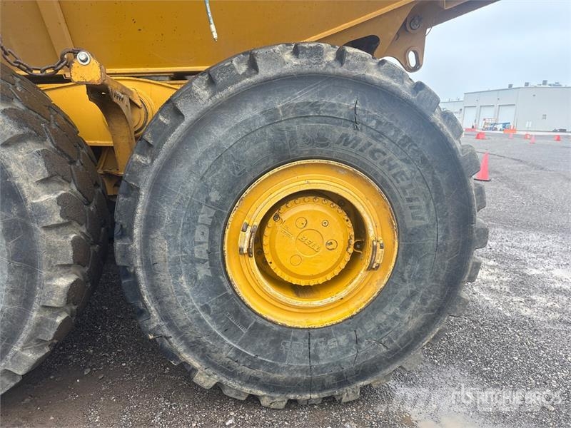 Bell B45E Articulated Dump Truck 鉸接式起吊車