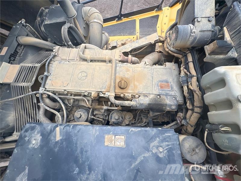 Bell B45E Articulated Dump Truck 鉸接式起吊車