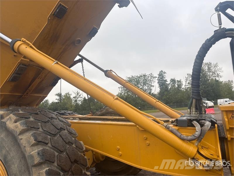Bell B45E Articulated Dump Truck 鉸接式起吊車