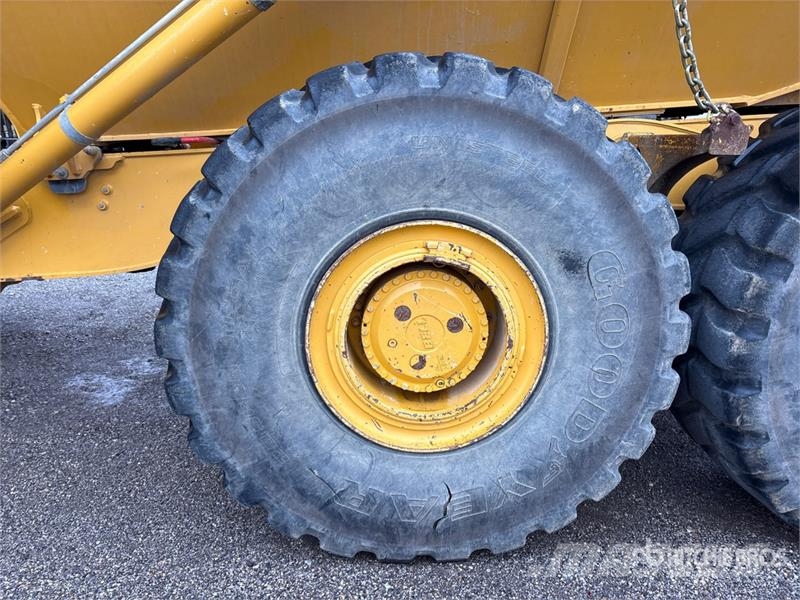 Bell B45E Articulated Dump Truck 鉸接式起吊車