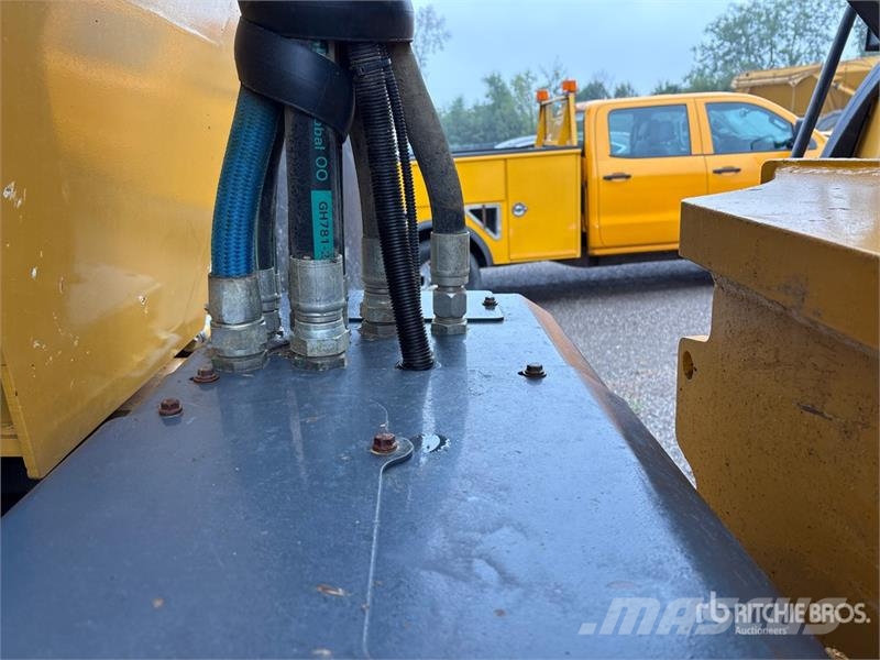 Bell B45E Articulated Dump Truck 鉸接式起吊車