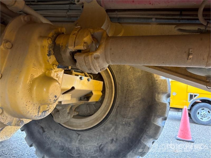 Bell B45E Articulated Dump Truck 鉸接式起吊車