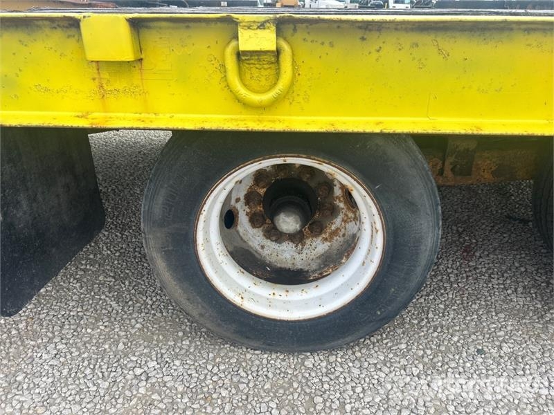 Belshe DT256 25 ft T/A Equipment Trailer Autotransportanhänger