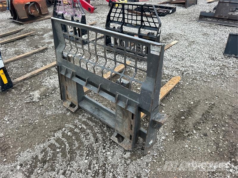 Berlon BHDPFF-48 48 in Skid Steer Forks Вили