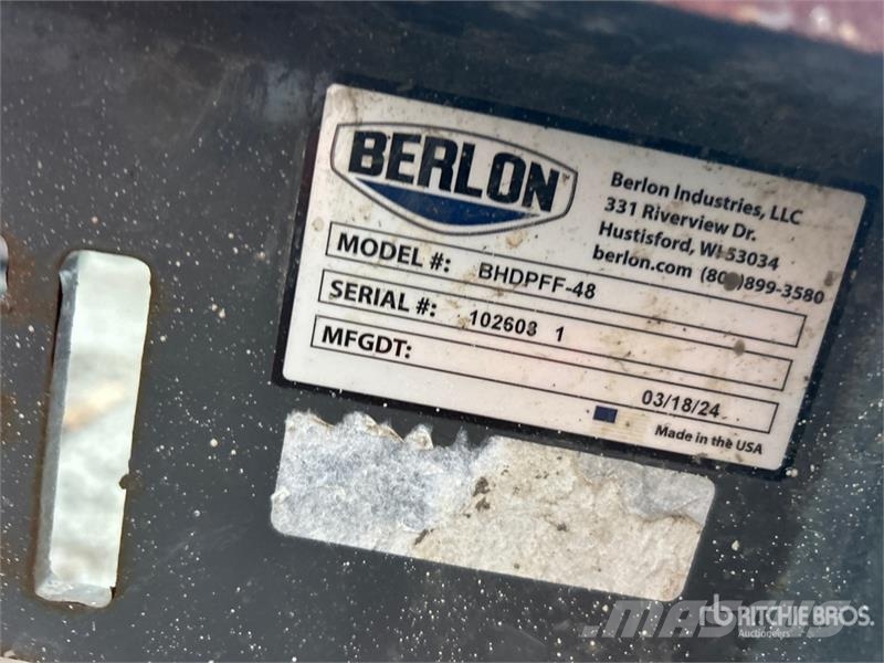 Berlon BHDPFF-48 48 in Skid Steer Forks Вили