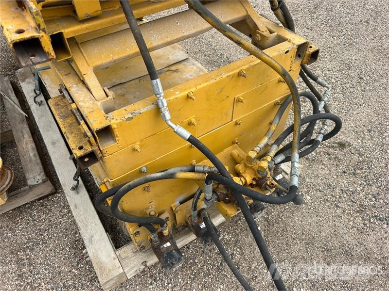 Bid-Well 4800 Bridge Deck Finisher 其他