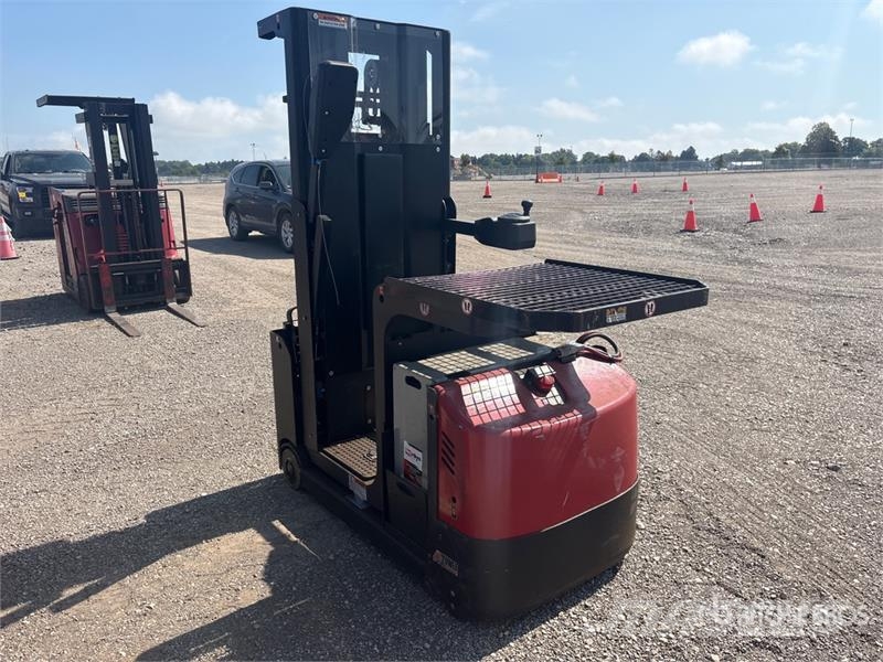 Big Joe J1-192 600 lb Order Picker معدات الرفع متوسط المستوى