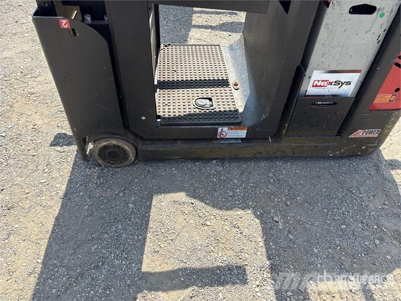Big Joe J1-192 600 lb Order Picker معدات الرفع متوسط المستوى