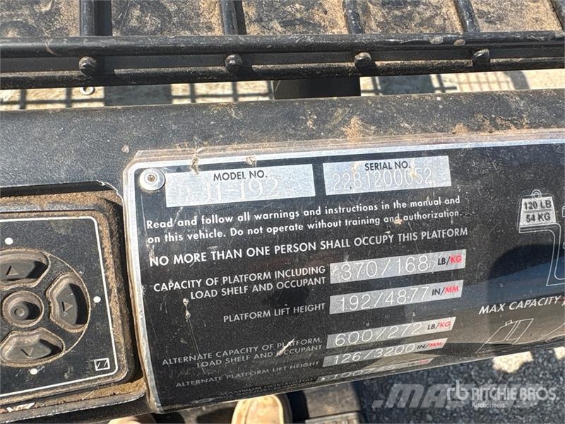 Big Joe J1-192 600 lb Order Picker معدات الرفع متوسط المستوى