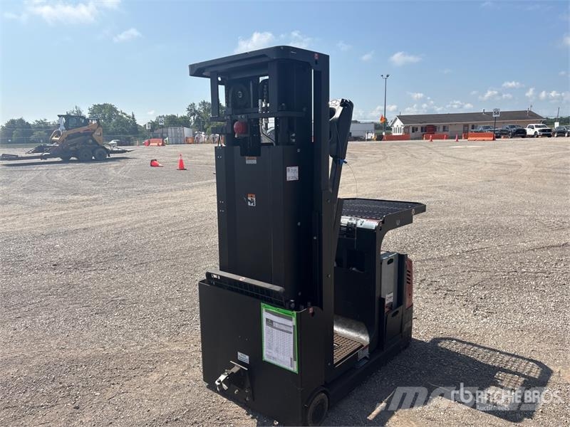 Big Joe J1-192 600 lb Order Picker معدات الرفع متوسط المستوى