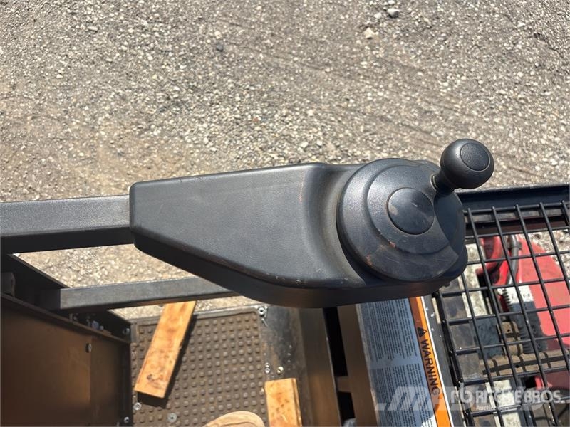 Big Joe J1-192 600 lb Order Picker معدات الرفع متوسط المستوى