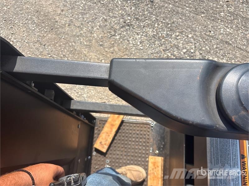 Big Joe J1-192 600 lb Order Picker معدات الرفع متوسط المستوى